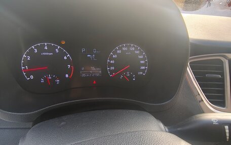 Hyundai Solaris II рестайлинг, 2019 год, 1 000 000 рублей, 7 фотография