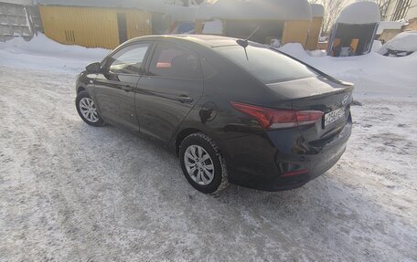 Hyundai Solaris II рестайлинг, 2019 год, 1 000 000 рублей, 3 фотография