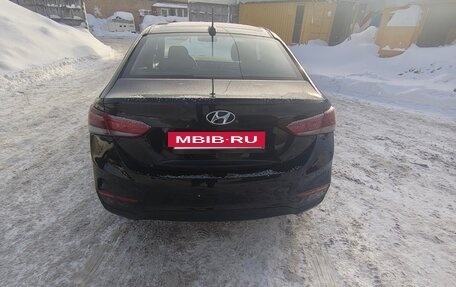 Hyundai Solaris II рестайлинг, 2019 год, 1 000 000 рублей, 5 фотография