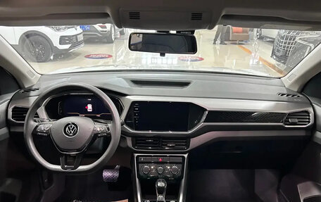 Volkswagen T-Cross I, 2024 год, 1 895 000 рублей, 5 фотография