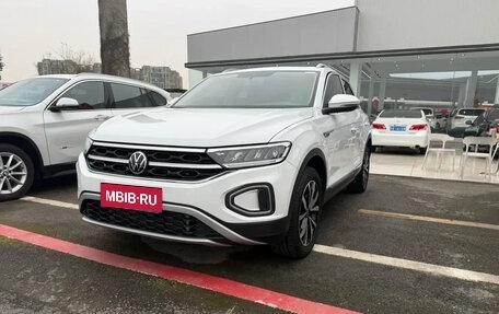 Volkswagen T-Roc I, 2024 год, 1 830 000 рублей, 1 фотография