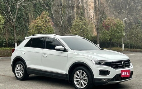 Volkswagen T-Roc I, 2023 год, 1 600 000 рублей, 1 фотография