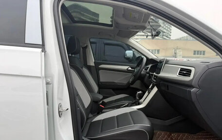 Volkswagen T-Roc I, 2024 год, 1 830 000 рублей, 6 фотография