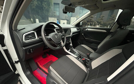 Volkswagen T-Roc I, 2023 год, 1 600 000 рублей, 6 фотография