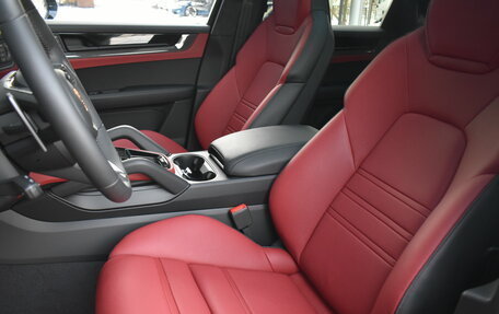 Porsche Cayenne III, 2025 год, 25 900 000 рублей, 16 фотография