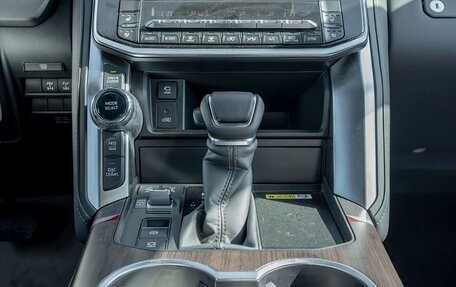 Toyota Land Cruiser, 2025 год, 13 100 000 рублей, 9 фотография