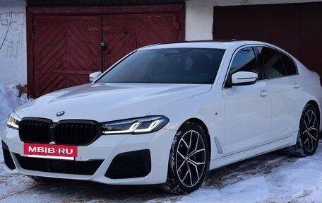 BMW 5 серия, 2022 год, 5 900 000 рублей, 2 фотография