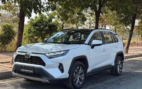 Toyota RAV4, 2024 год, 1 фотография