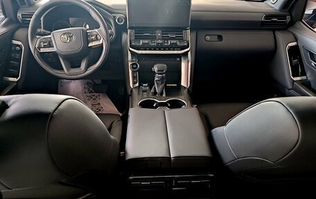 Toyota Land Cruiser, 2025 год, 16 500 000 рублей, 9 фотография
