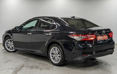 Toyota Camry, 2018 год, 2 440 000 рублей, 7 фотография