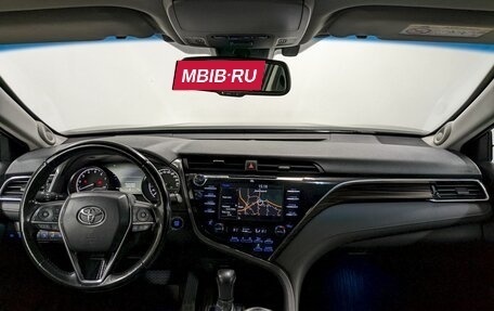 Toyota Camry, 2018 год, 2 440 000 рублей, 26 фотография