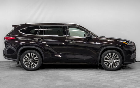 Toyota Highlander, 2021 год, 5 990 000 рублей, 4 фотография