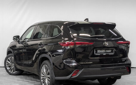 Toyota Highlander, 2021 год, 5 990 000 рублей, 7 фотография