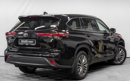 Toyota Highlander, 2021 год, 5 990 000 рублей, 5 фотография