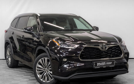 Toyota Highlander, 2021 год, 5 990 000 рублей, 3 фотография