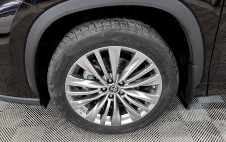 Toyota Highlander, 2021 год, 5 990 000 рублей, 18 фотография