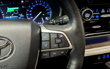 Toyota Highlander, 2021 год, 5 990 000 рублей, 28 фотография