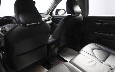 Toyota Highlander, 2021 год, 5 349 000 рублей, 19 фотография