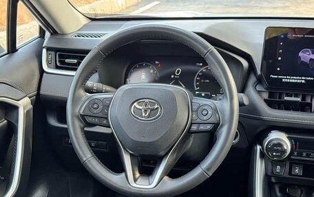 Toyota RAV4, 2024 год, 5 фотография