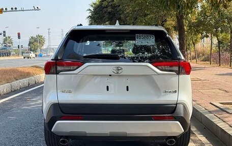 Toyota RAV4, 2024 год, 4 фотография