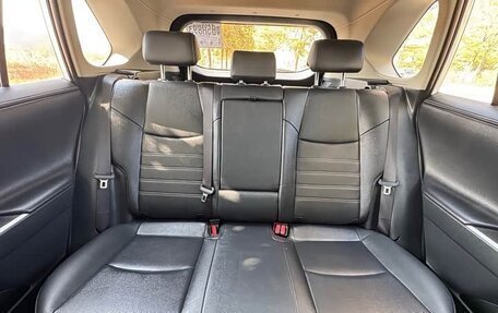 Toyota RAV4, 2024 год, 10 фотография