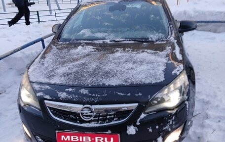 Opel Astra J, 2010 год, 680 000 рублей, 1 фотография