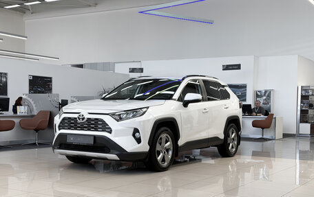 Toyota RAV4, 2020 год, 2 950 000 рублей, 1 фотография