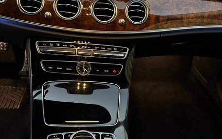 Mercedes-Benz E-Класс, 2016 год, 3 230 000 рублей, 9 фотография