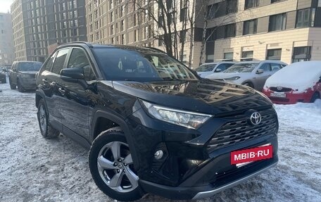 Toyota RAV4, 2020 год, 2 899 000 рублей, 2 фотография