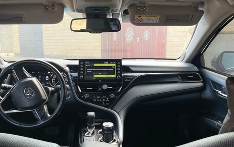 Toyota Camry, 2021 год, 3 200 000 рублей, 11 фотография