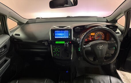 Toyota Wish II, 2012 год, 1 075 000 рублей, 22 фотография