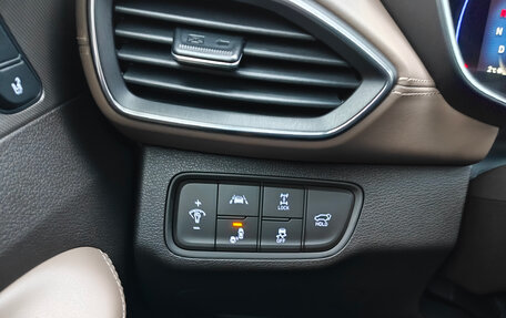 Hyundai Santa Fe IV, 2019 год, 2 990 000 рублей, 28 фотография