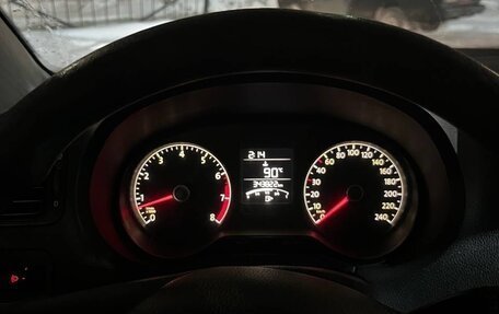 Volkswagen Polo VI (EU Market), 2015 год, 375 000 рублей, 5 фотография