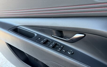 Hyundai Elantra, 2021 год, 2 400 000 рублей, 11 фотография