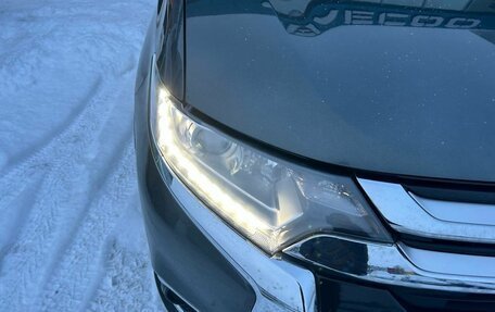 Mitsubishi Outlander III рестайлинг 3, 2017 год, 1 871 000 рублей, 4 фотография