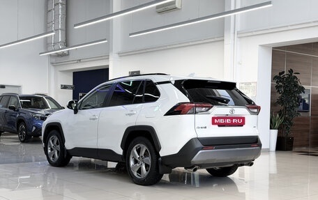 Toyota RAV4, 2020 год, 2 950 000 рублей, 5 фотография