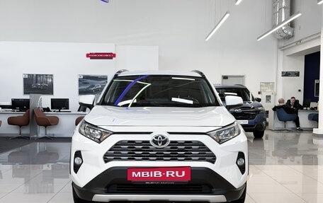 Toyota RAV4, 2020 год, 2 950 000 рублей, 2 фотография