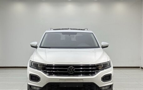 Volkswagen T-Roc I, 2022 год, 2 300 000 рублей, 5 фотография