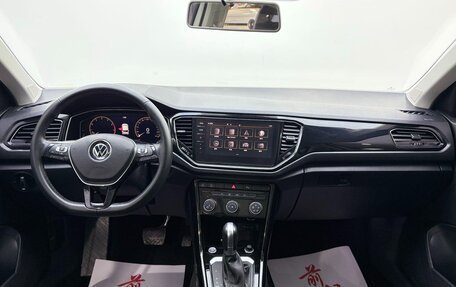 Volkswagen T-Roc I, 2022 год, 2 300 000 рублей, 6 фотография