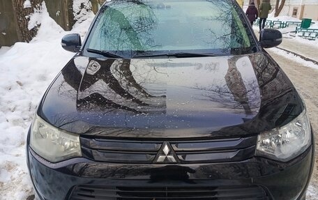 Mitsubishi Outlander III рестайлинг 3, 2014 год, 1 650 000 рублей, 1 фотография