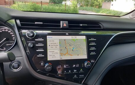 Toyota Camry, 2021 год, 3 050 000 рублей, 10 фотография