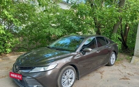 Toyota Camry, 2021 год, 3 050 000 рублей, 5 фотография