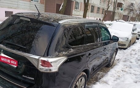 Mitsubishi Outlander III рестайлинг 3, 2014 год, 1 650 000 рублей, 3 фотография