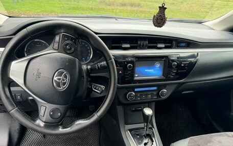 Toyota Corolla, 2015 год, 960 000 рублей, 3 фотография