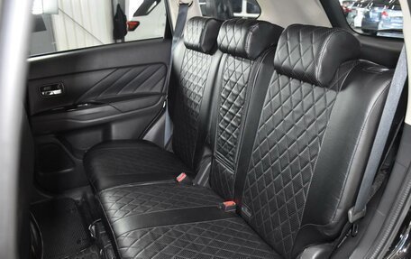 Mitsubishi Outlander III рестайлинг 3, 2015 год, 2 249 000 рублей, 7 фотография