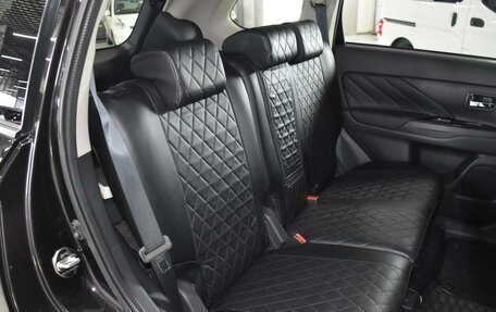 Mitsubishi Outlander III рестайлинг 3, 2015 год, 2 249 000 рублей, 8 фотография