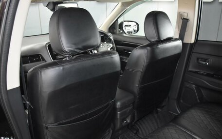 Mitsubishi Outlander III рестайлинг 3, 2015 год, 2 249 000 рублей, 10 фотография