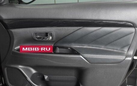 Mitsubishi Outlander III рестайлинг 3, 2015 год, 2 249 000 рублей, 23 фотография