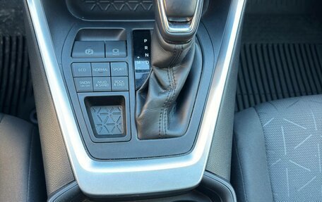 Toyota RAV4, 2021 год, 3 500 000 рублей, 7 фотография