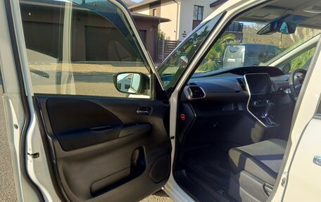 Nissan Serena IV, 2019 год, 2 200 000 рублей, 9 фотография